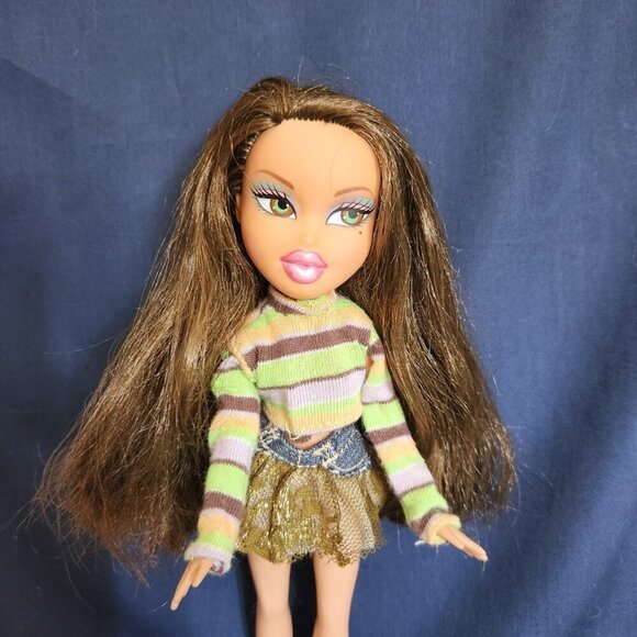 Bratz Yasmin Doll MGA 2001 Brown Hair Brown & Green Eyes Pink Lips Cloth… - Picture 2 of 11